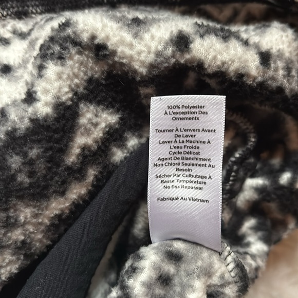 T by Talbots Half Zip Geo Print Fleece Pullover Kangaroo🦘Pocket, Size P - Picture 12 of 15